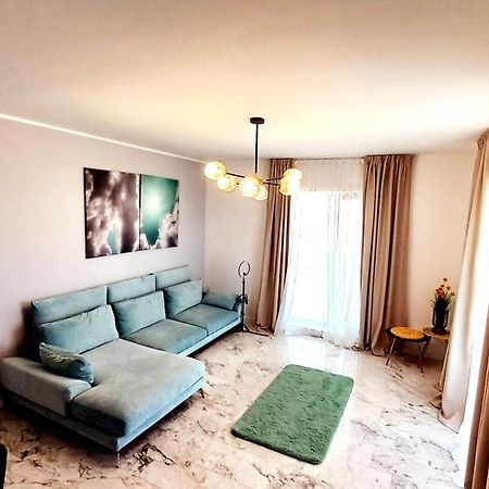 Luxury Promenada Apartment - Frontal Beachfront Mamaia Nord Navodari Exterior photo
