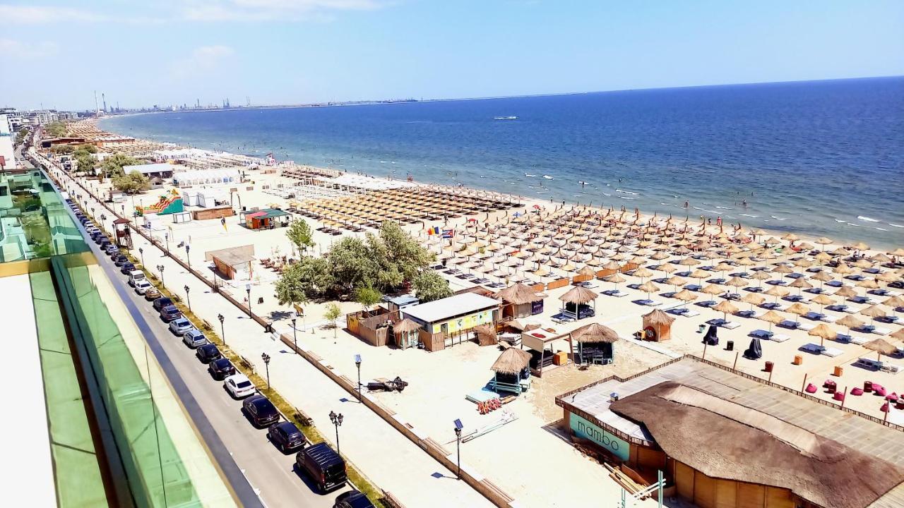 Luxury Promenada Apartment - Frontal Beachfront Mamaia Nord Navodari Exterior photo