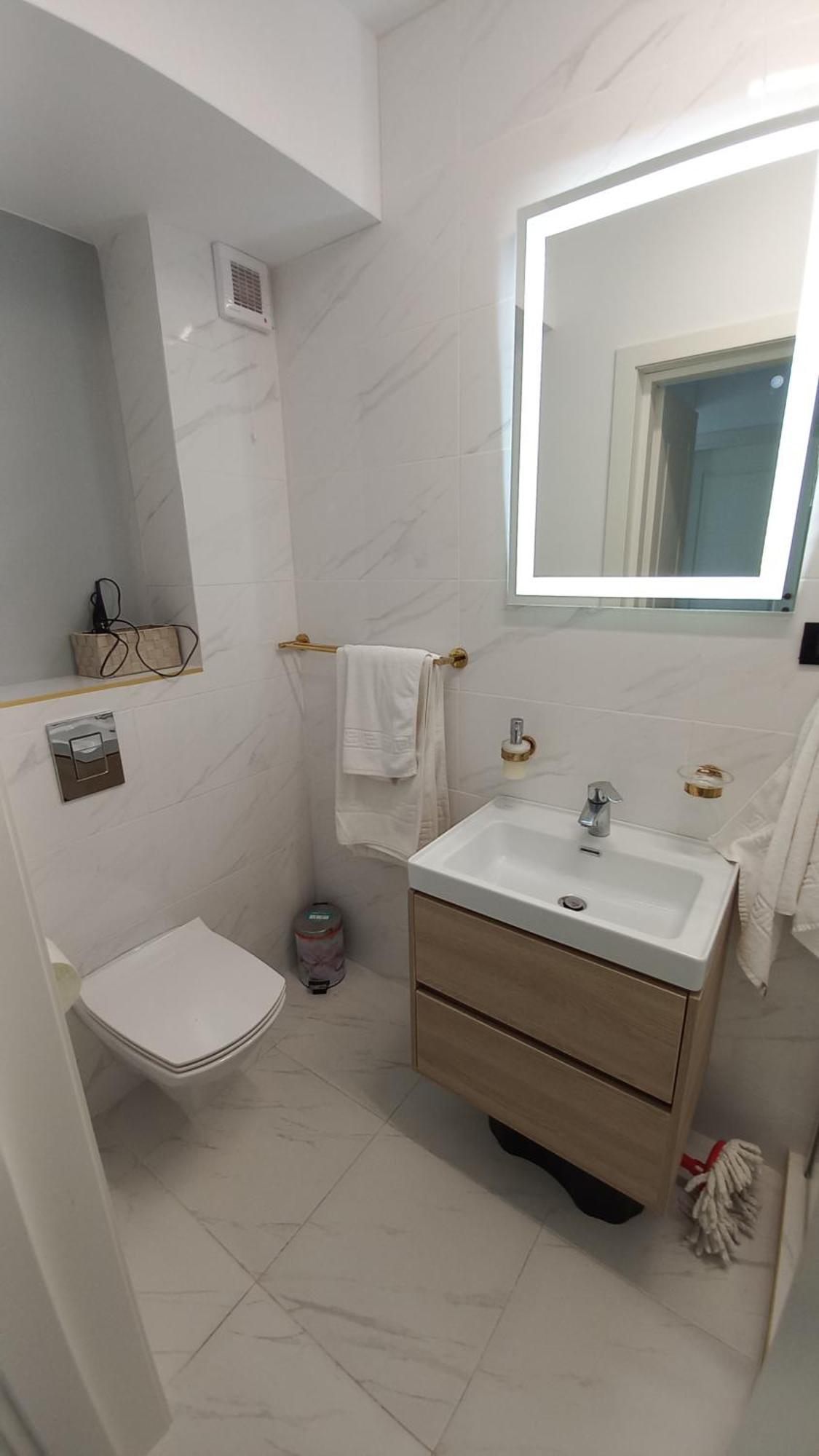 Luxury Promenada Apartment - Frontal Beachfront Mamaia Nord Navodari Exterior photo