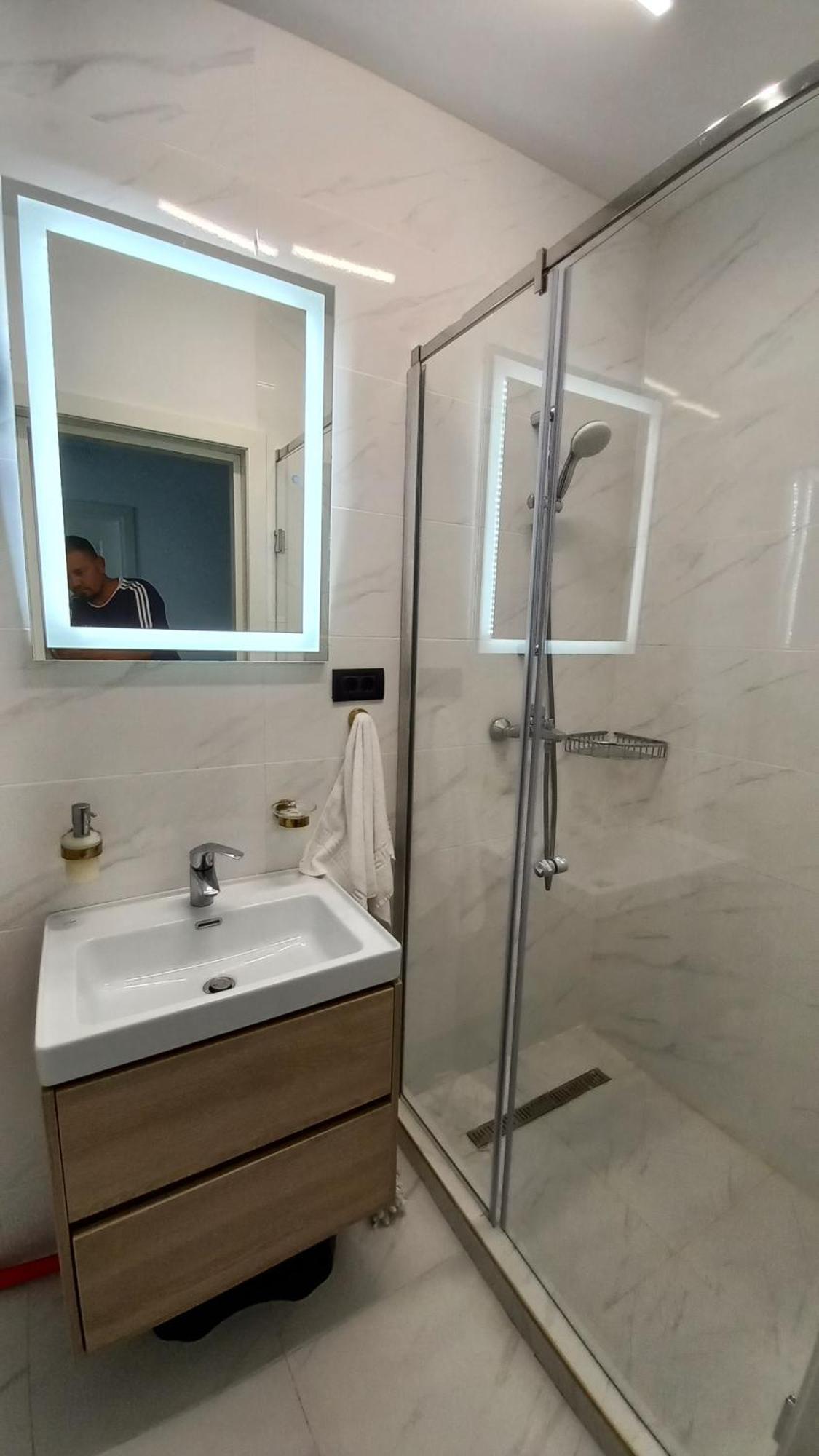 Luxury Promenada Apartment - Frontal Beachfront Mamaia Nord Navodari Exterior photo